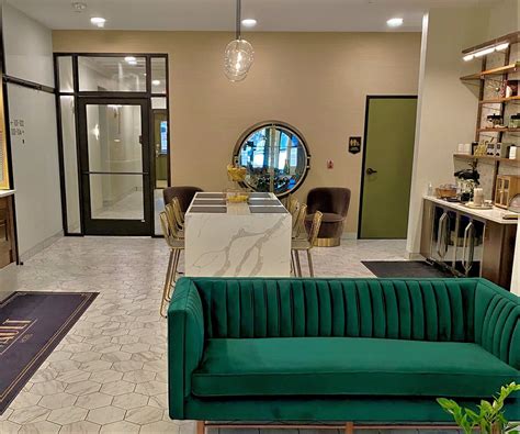 Vault Hotel .